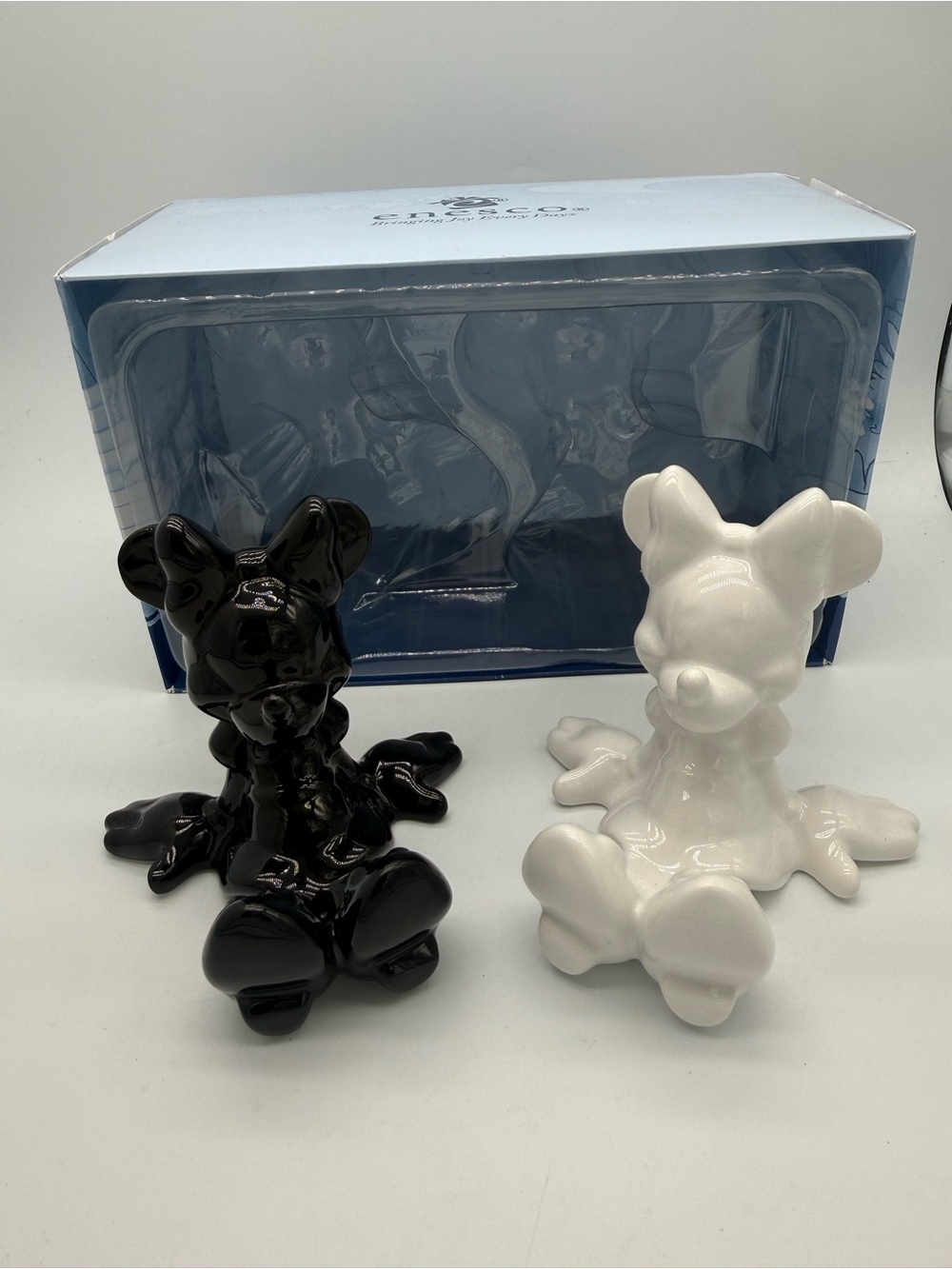 Enesco Disney Ceramic Minnie Mouse Black White Salt Pepper Shakers Set Retro New